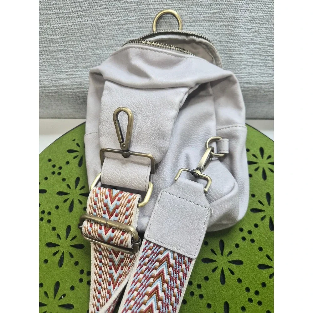 Urban Originals Anthropologie Crossbody Bag Womens Purple Removable Straps